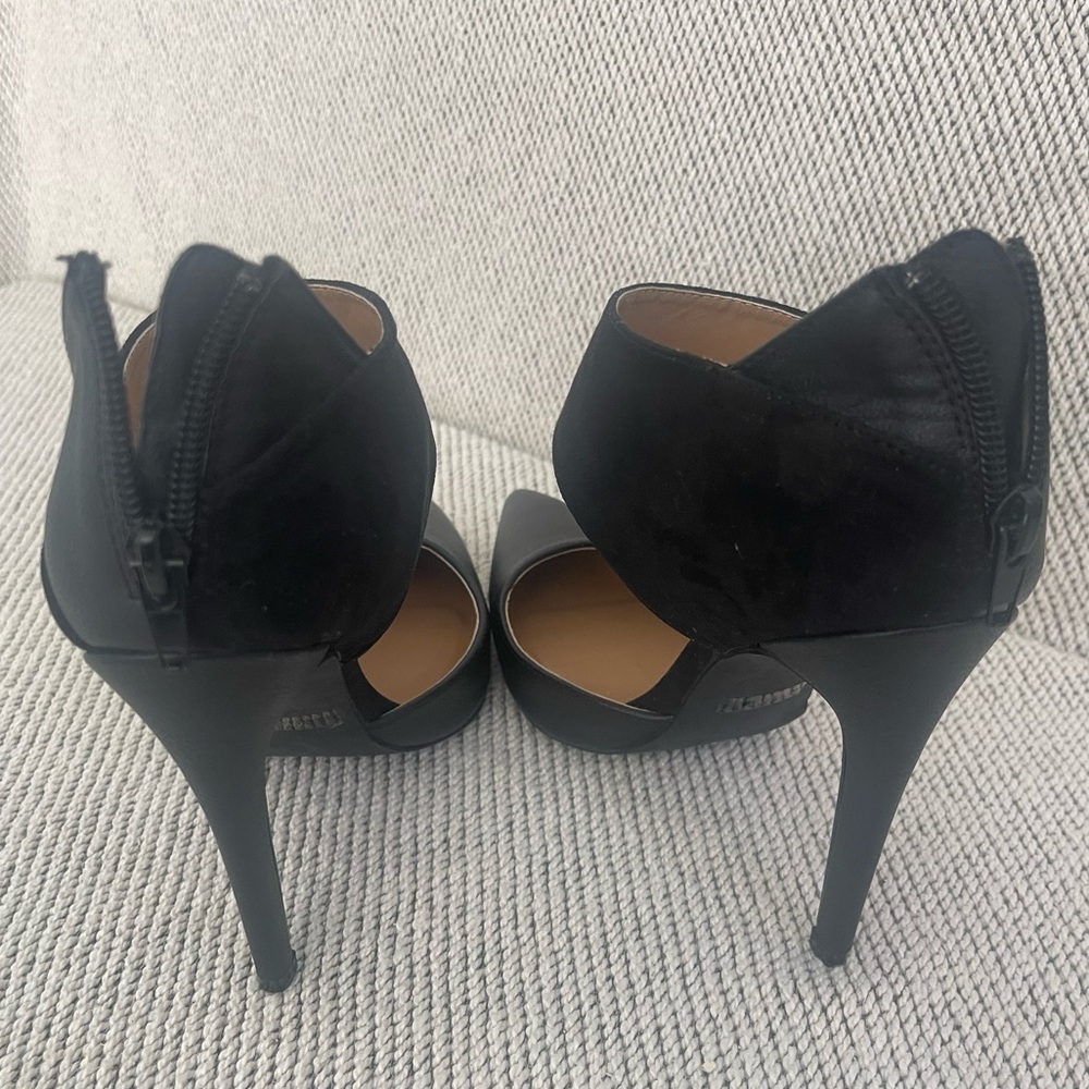 Penny Loves Kenny Black Classic Heels - Picture 15 of 16